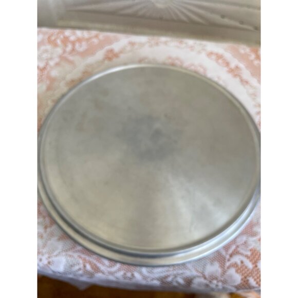 Vintage 1950s Mirro Spun Aluminum Cake Carrier Uranium Glass Knob - Picture 14 of 16